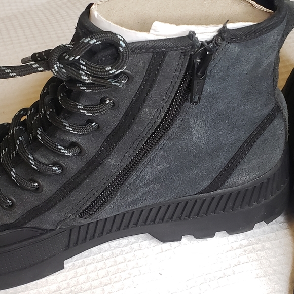 Zara Boys 5.5 - 6.5 38 EUR  Navy Blue Leather Rubber Water Resistant Boots - Picture 2 of 6